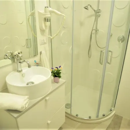 Centrerome Cosy Navona 2 *